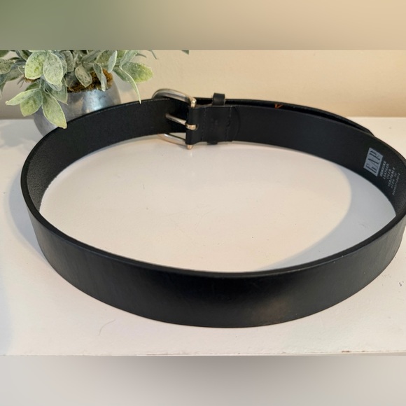 GAP Black Leather Belt with Silver Buckle - Picture 6 of 7